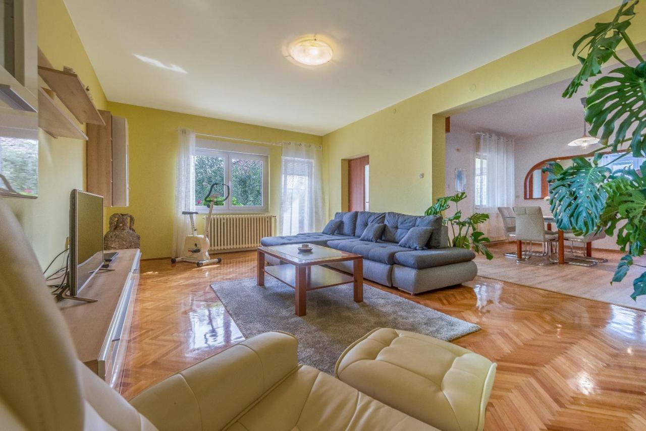 Apartments Villa Odesa With Shared Pool Ζαντάρ Εξωτερικό φωτογραφία