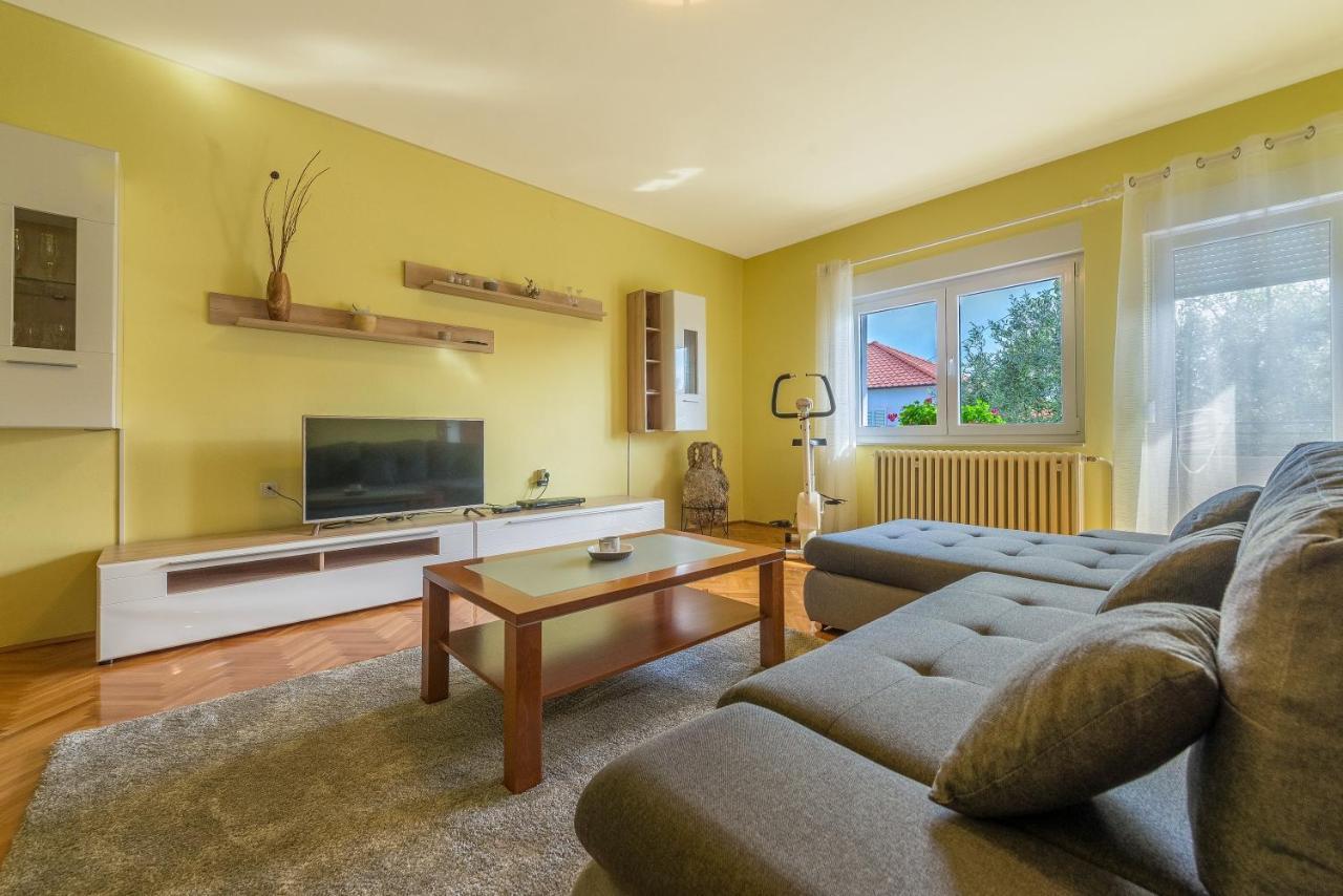 Apartments Villa Odesa With Shared Pool Ζαντάρ Εξωτερικό φωτογραφία