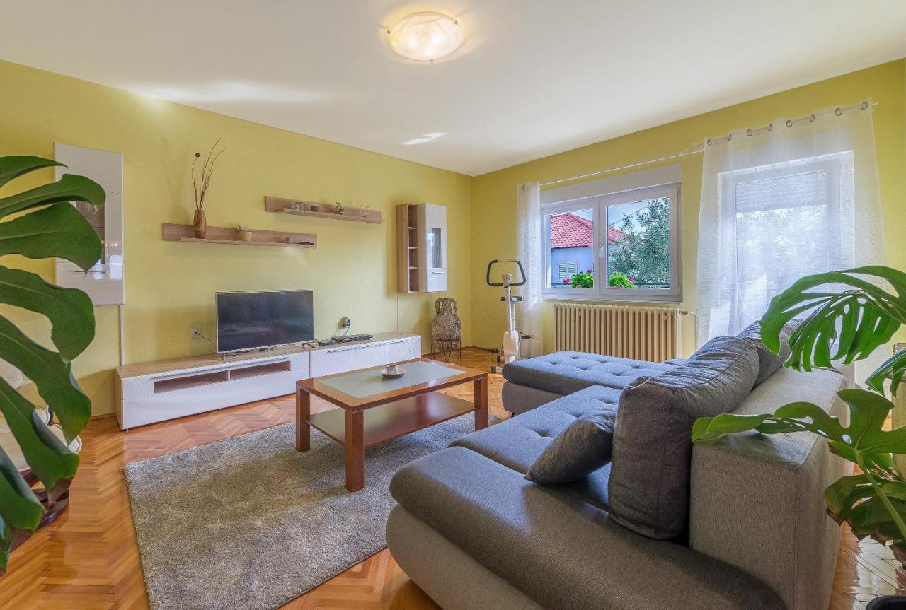 Apartments Villa Odesa With Shared Pool Ζαντάρ Εξωτερικό φωτογραφία